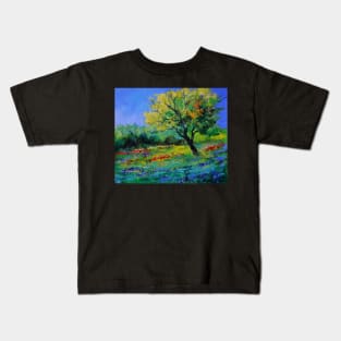 Oak amid flowers in Texas Kids T-Shirt